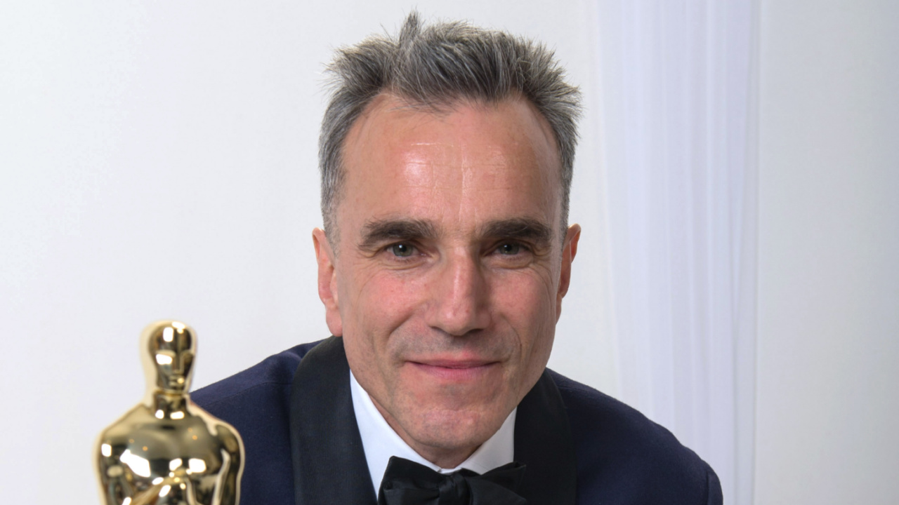 Actor Daniel Day-Lewis poses backstage with his Oscar® for Performance by an Actor in a Leading Role for his role in 