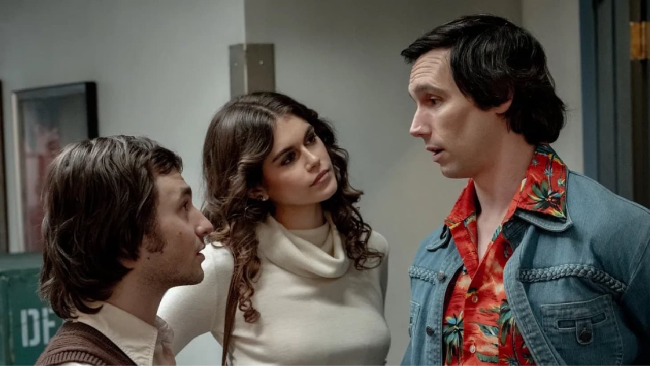 (L to R) Gabriel LaBelle as Lorne Michaels, Kaia Gerber as Jacqueline Carlin, and Cory Michael Smith as Chevy Chase in 'Saturday Night'. Photo: Sony Pictures.