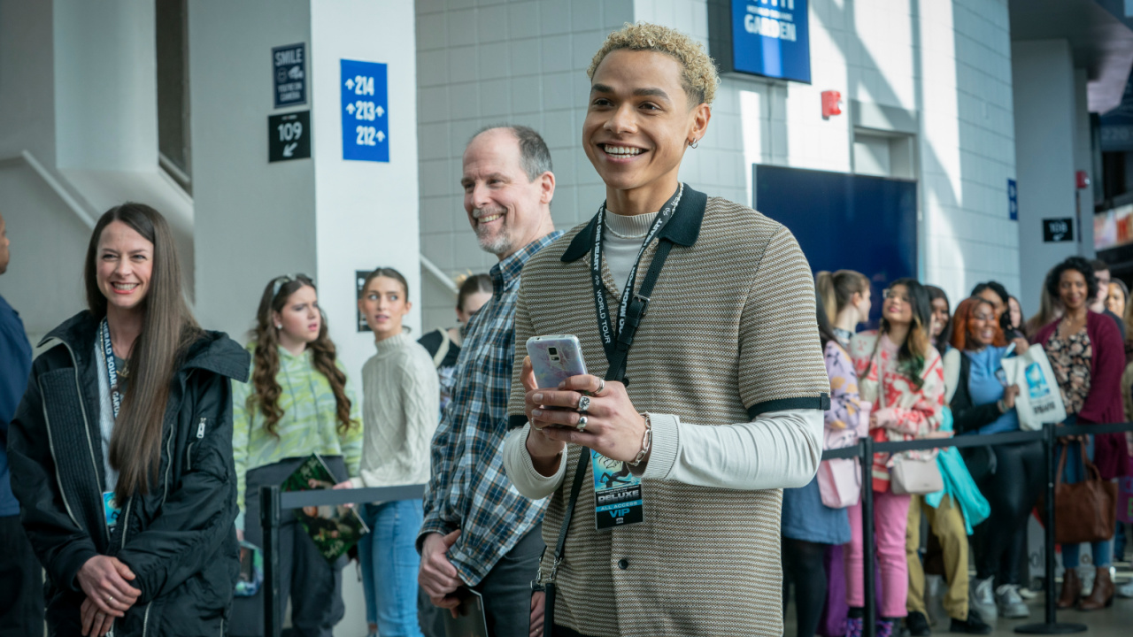 Miles Gutierrez Riley in 'Smile 2'. Photo: Paramount Pictures.