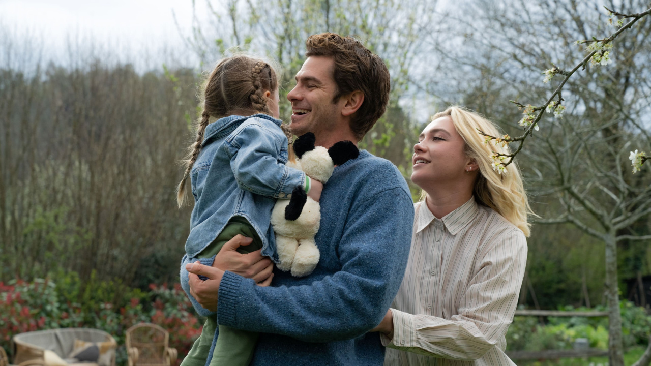 (Left to right) Andrew Garfield and Florence Pugh in We Live in Time. Photo: StudioCanal.