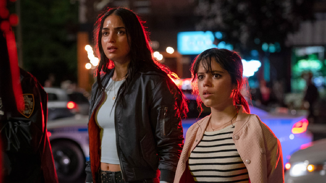 (L to R) Melissa Barrera (Sam Carpenter) and Jenna Ortega (Tara Carpenter) stars in Paramount Pictures and Spyglass Media Group's 'Scream VI.'