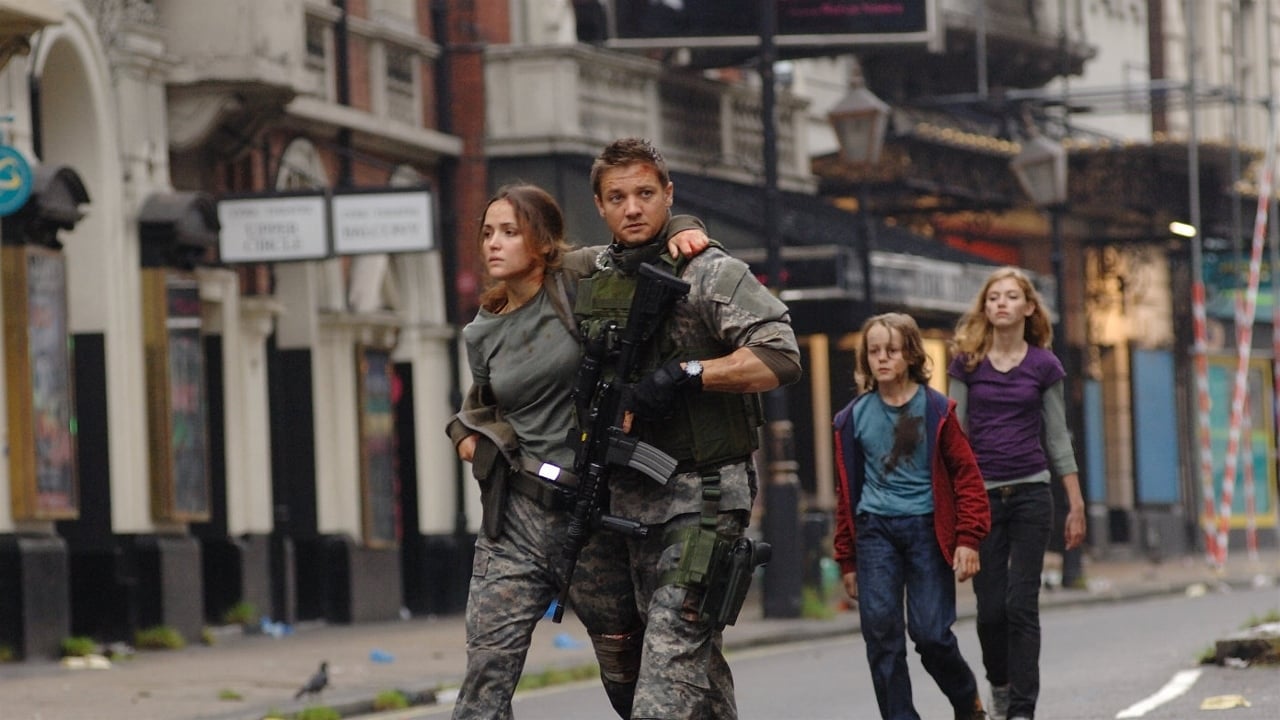 (L to R) Rose Byrne and Jeremy Renner in '28 Weeks Later'. Photo: 20th Century Fox.