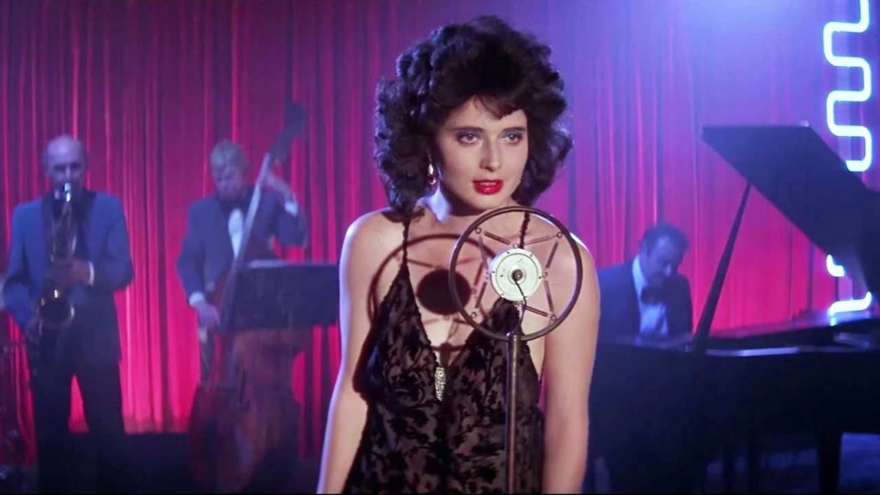 Isabella Rossellini in 'Blue Velvet'. Photo: De Laurentiis Entertainment Group.