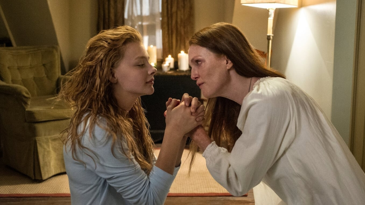 (L to R) Chloë Grace Moretz and Julianne Moore in 2013's 'Carrie'. Photo: Sony Pictures Releasing.