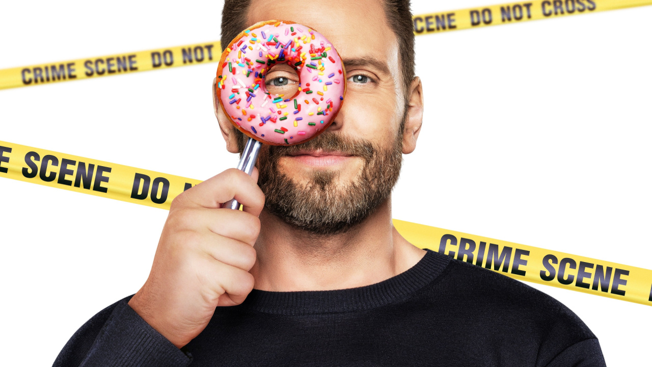 Joel McHale hosts 'Crime Scene Kitchen'. Photo: Fox.