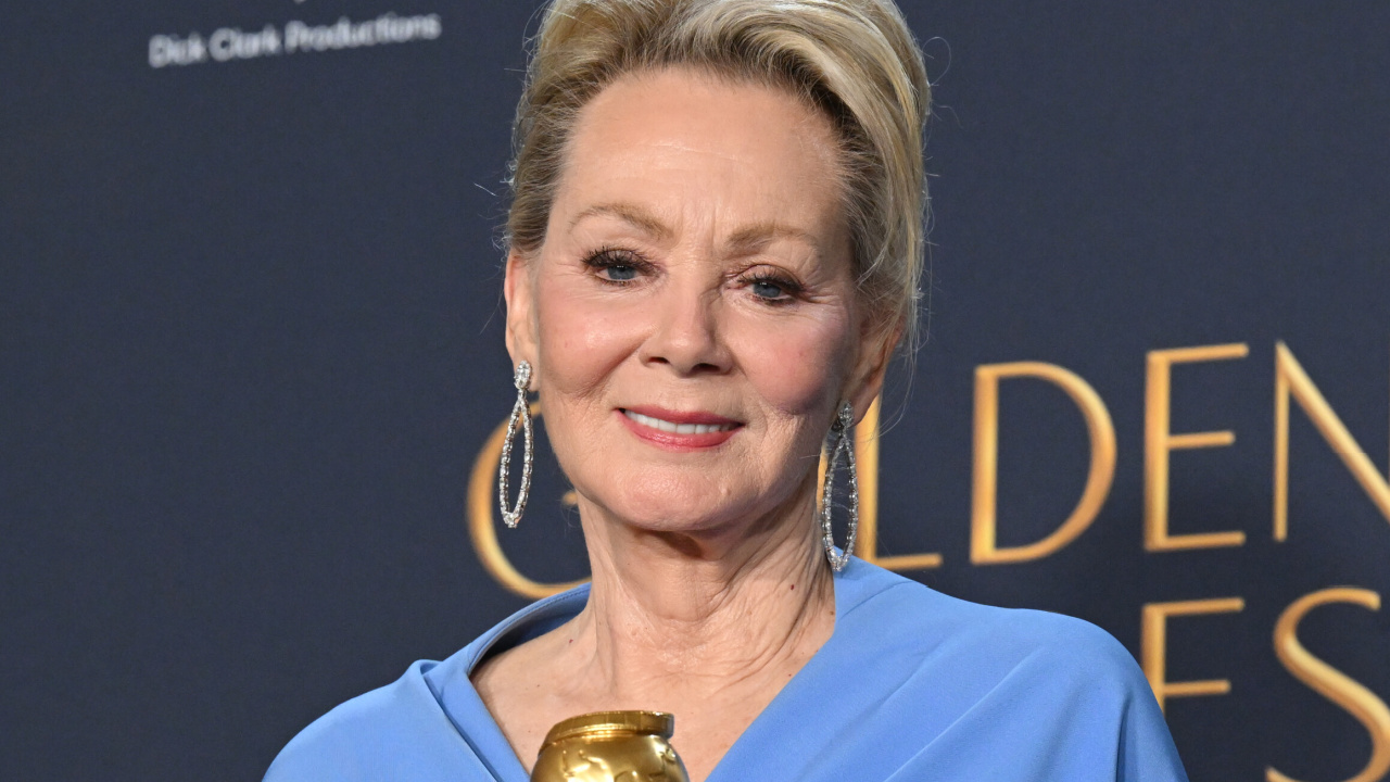 Jean Smart at the 82nd Annual Golden Globes®, airing live from the Beverly Hilton in Beverly Hills, California on Sunday, January 5, 2025 at 8 PM ET/5 PM PT, on CBS and streaming on Paramount+. Photo: Phil McCarten/CBS ©2025 CBS Broadcasting, Inc. All Rights Reserved.