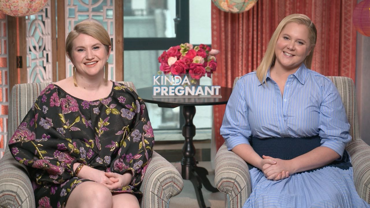 ‘Kinda Pregnant’ Interview: Amy Schumer and Jillian Bell