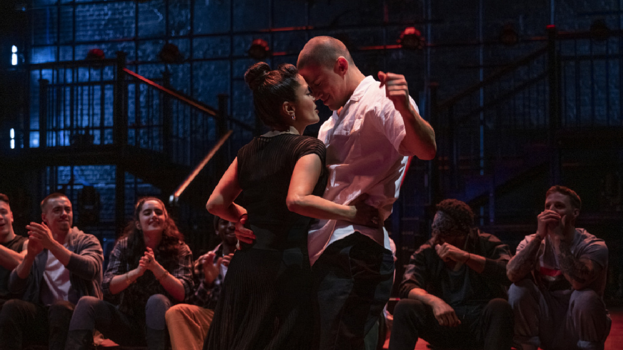 (L to R) Salma Hayek Pinault as Maxandra Mendoza and Channing Tatum as Mike Lane in Warner Bros. Pictures musical comedy 'Magic Mike's Last Dance,' a Warner Bros. Pictures release. Photo: Claudette Barius. Copyright: © 2023 Warner Bros. Entertainment Inc. All Rights Reserved.