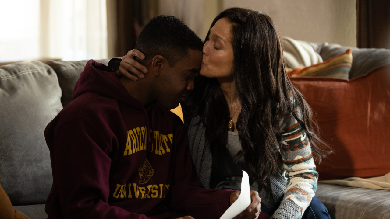 (L to R) Anthony Robles (Jharrel Jerome) and Jennifer Lopez (Judy Robles) in 'Unstoppable'. Photo Credit: Ana Carballosa/Prime Video.