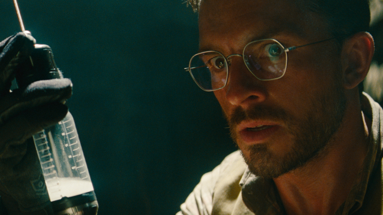 Jonathan Bailey as paleontologist Dr. Henry Loomis in 'Jurassic World Rebirth', directed by Gareth Edwards. Photo: Universal Pictures.