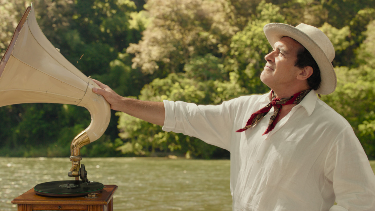 Antonio Banderas in 'Paddington in Peru'. Photo: Sony Pictures.