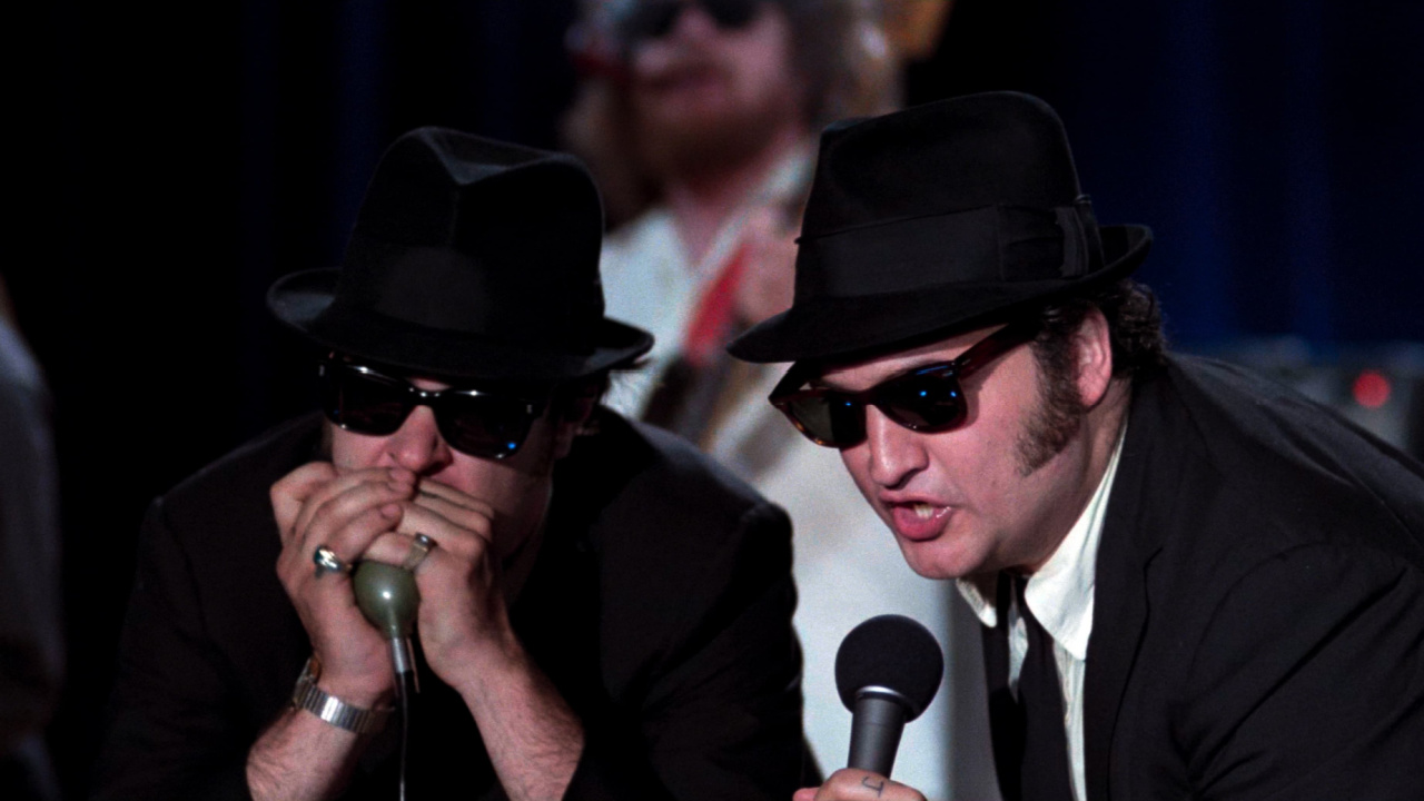 (L to r) Dan Aykroyd dan John Belushi di 'The Blues Brothers'. Foto: Gambar universal.