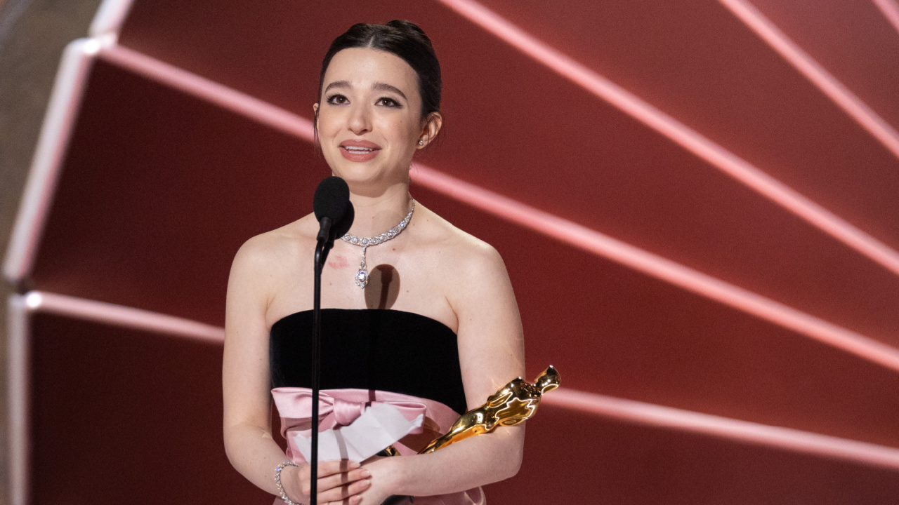 Mikey Madison accepts the Oscar® for Actress in a Leading Role during the live ABC Telecast of the 97th Oscars® at the Dolby® Theatre at Ovation Hollywood on Sunday, March 2, 2025. Credit/Provider: Trae Patton / The Academy. Copyright: ©A.M.P.A.S.