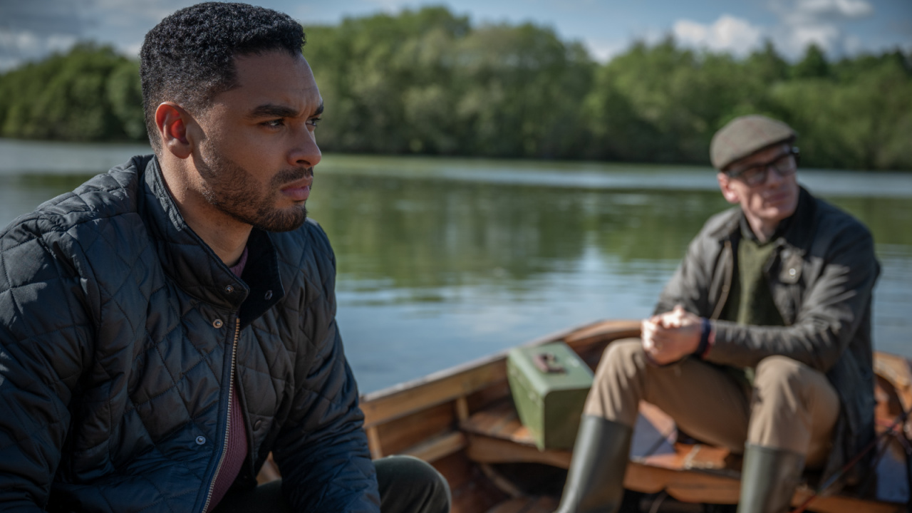 (L to R) Regé-Jean Page as Col. James Stokes and Michael Fassbender as George Woodhouse in director Steven Soderbergh's 'Black Bag', a Focus Features release. Credit: Claudette Barius/Focus Features © 2025 All Rights Reserved.