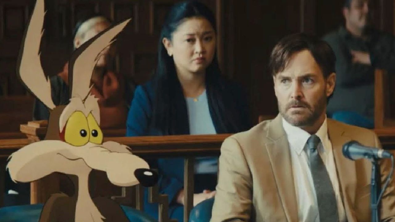 (L ke R) Wile E. Coyote dan Will Forte di 'Coyote vs Acme.' Foto: Penemuan Warner Bros.