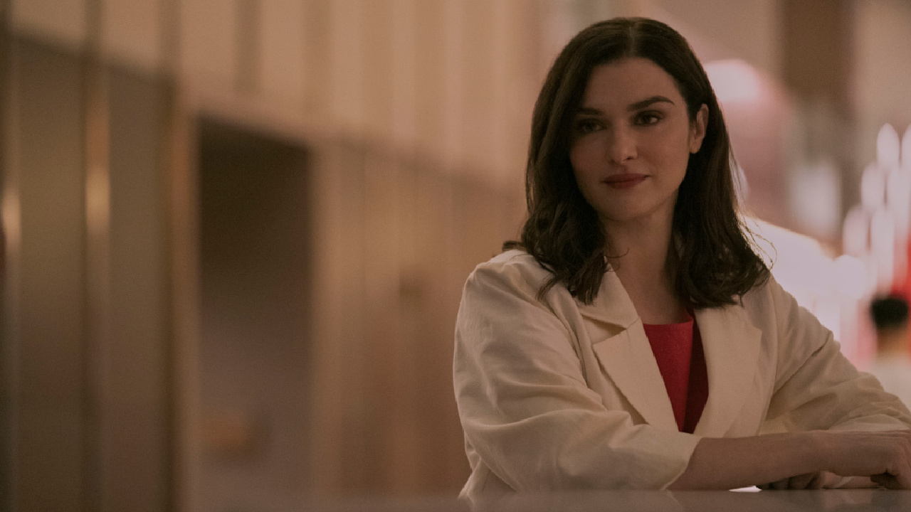 Rachel Weisz di 'Dead Ringers.' Kredit: Niko Tavernise/Prime Video. Hak Cipta: Amazon Studios.