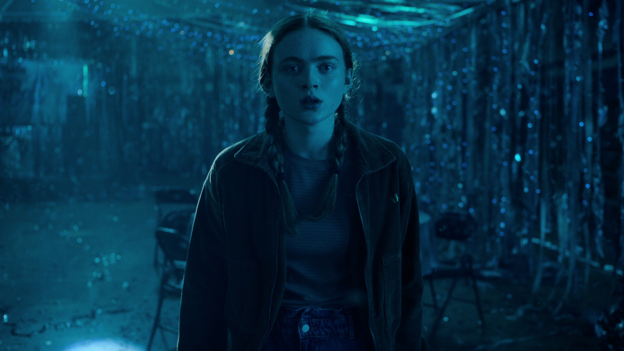 Sadie tenggelam sebagai Max Mayfield di 'Stranger Things'. Foto: Atas perkenan Netflix © 2022.