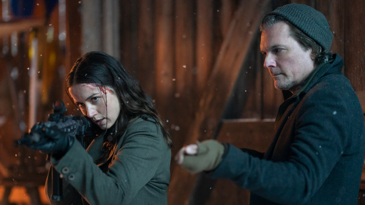 (L to R) Ana de Armas as Eve and Director Len Wiseman in 'Ballerina'. Photo: Larry D. Horricks.