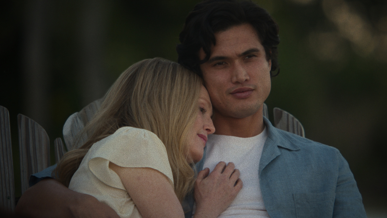 (L to R) Julianne Moore as Gracie Atherton-Yoo with Charles Melton as Joe in 'May December'. Photo: Courtesy of Netflix.