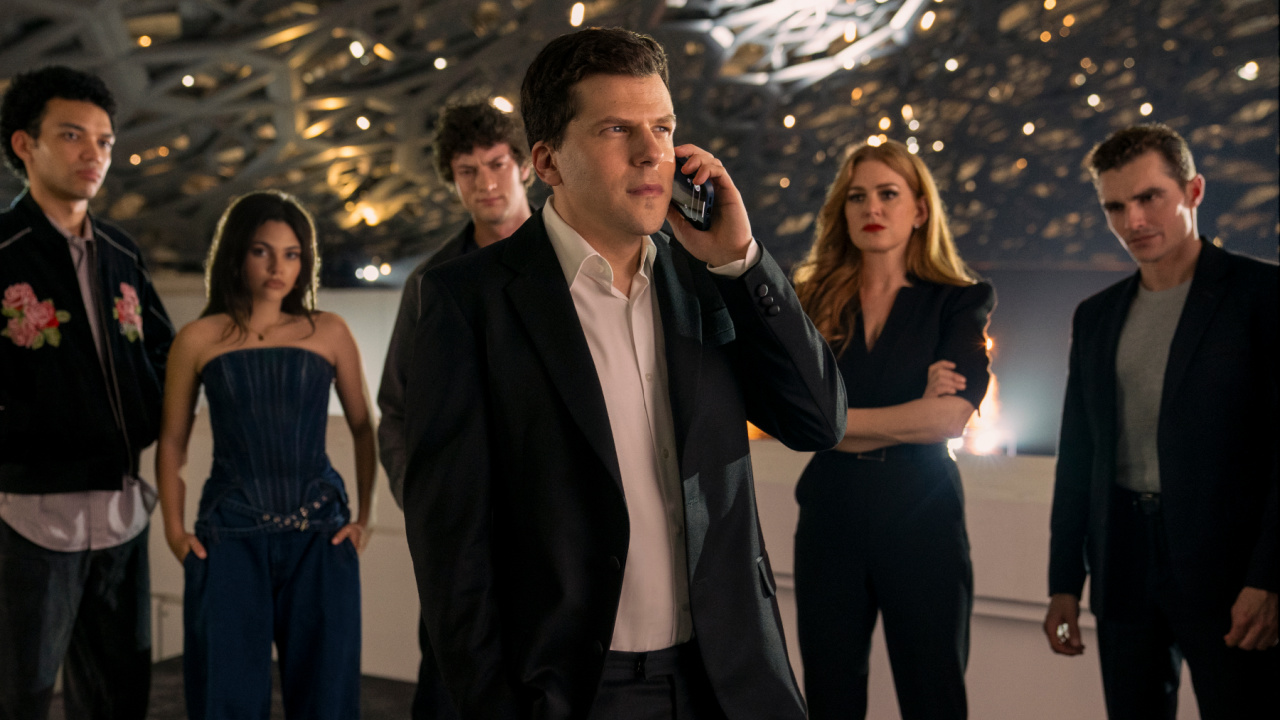 (L to R) Justice Smith as Charlie, Ariana Greenblatt as June, Dominic Sessa as Bosco, Jesse Eisenberg as Daniel Atlas, Isla Fisher as Henley Reeves, and Dave Franco as Jack Wilder in 'Now You See Me: Now You Don’t'. Photo Credit: Katalin Vermes.