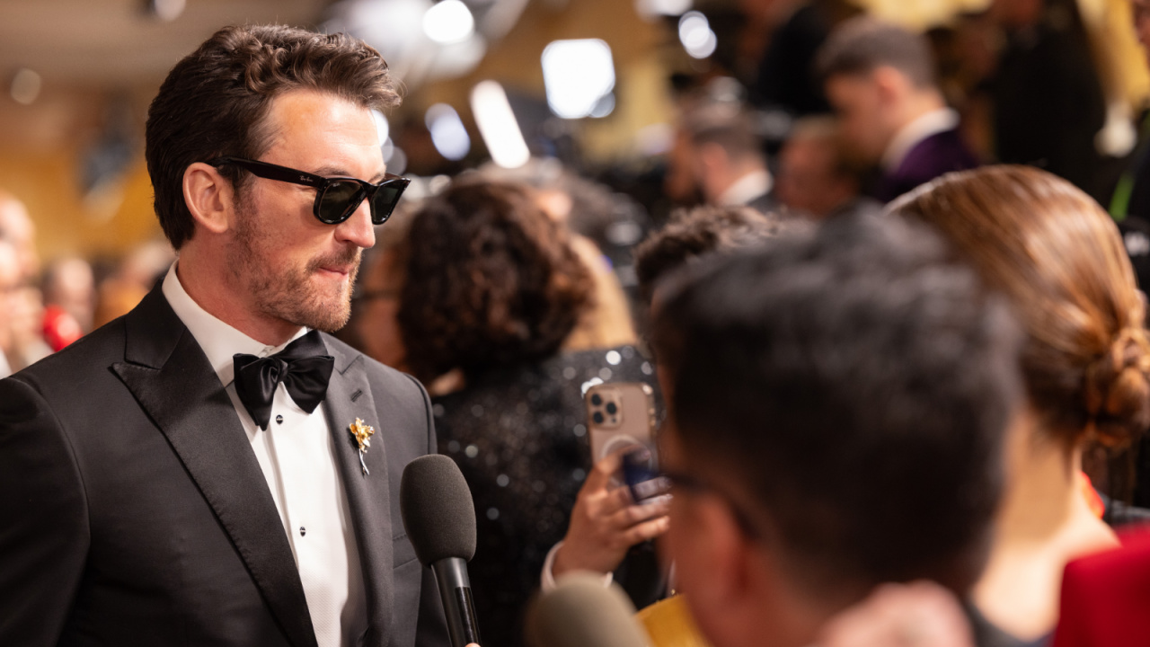 Miles Teller arrives on the red carpet of the 97th Oscars® at the Dolby® Theatre at Ovation Hollywood on Sunday, March 2, 2025. Credit/Provider: Aaron Poole / ©A.M.P.A.S. Copyright: ©A.M.P.A.S.