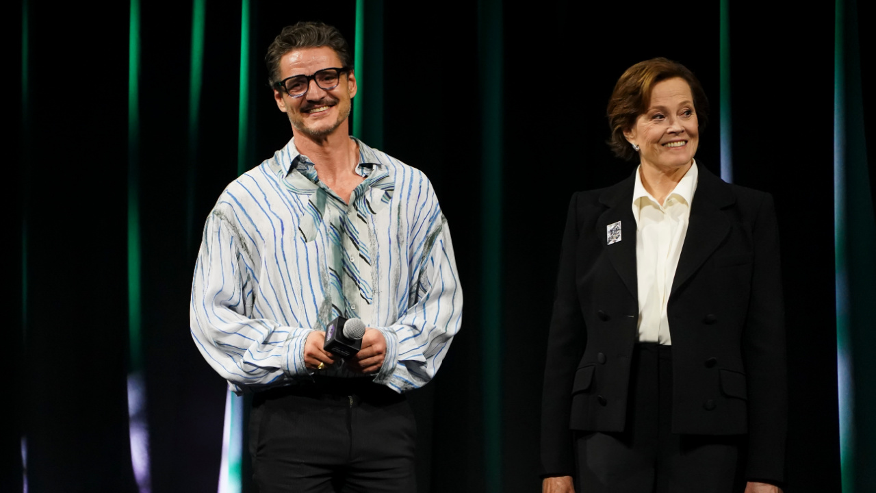 (L to R) 'The Mandalorian & Grogu's Pedro Pascal and Sigourney Weaver at Star Wars Celebration 2025. Photo: Lucasfilm.