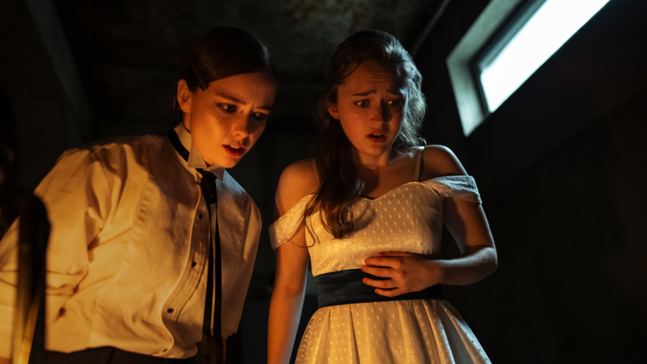 (L-R) Suzanna Son as Megan Rogers and India Fowler as Lori Granger in 'Fear Street: Prom Queen.' Photo: Alan Markfield/Netflix © 2025.