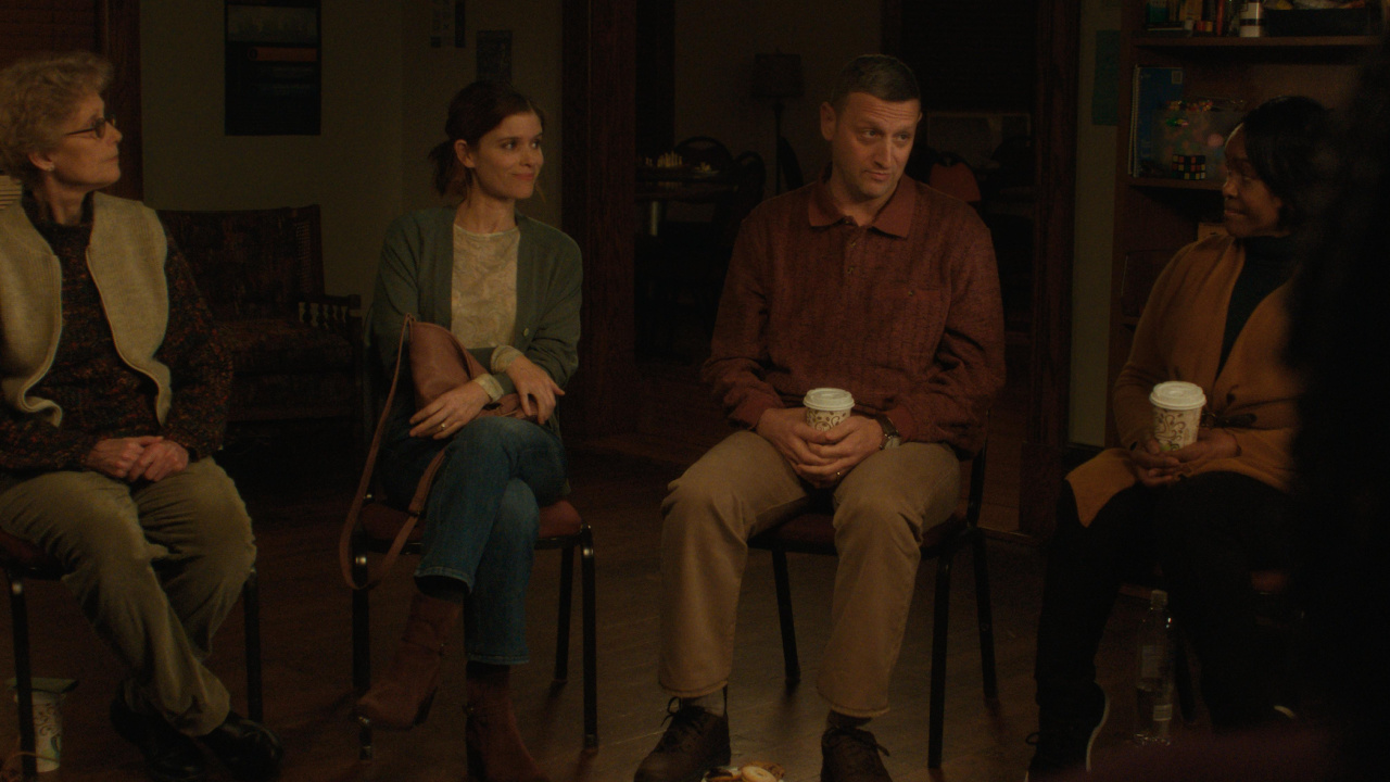 franetic-digital-marketing (L to R) Kate Mara and Tim Robinson in 'Friendship'. Credit: Courtesy of A24.
