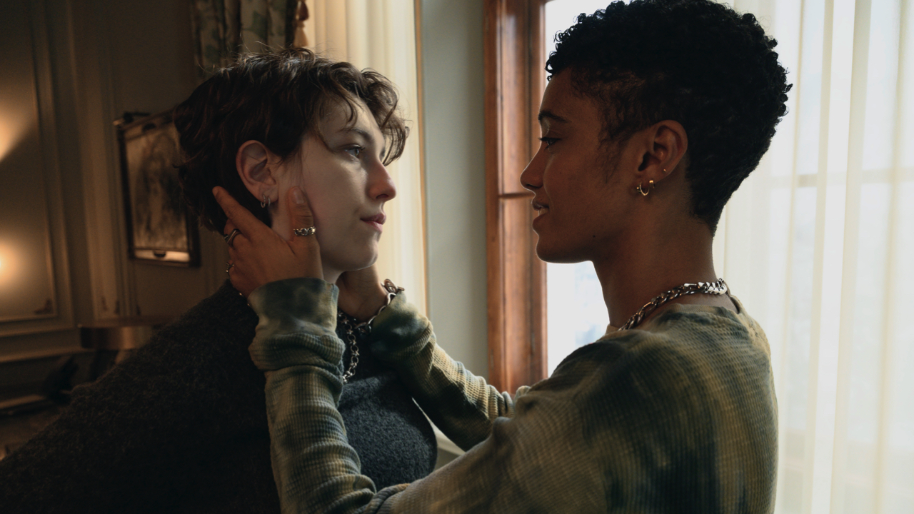 (L to R) King Princess and Maisie Richardson-Sellers in 'Nine Perfect Strangers,' premiering May 21, 2025 on Hulu. Photo: Disney/Reiner Bajo.
