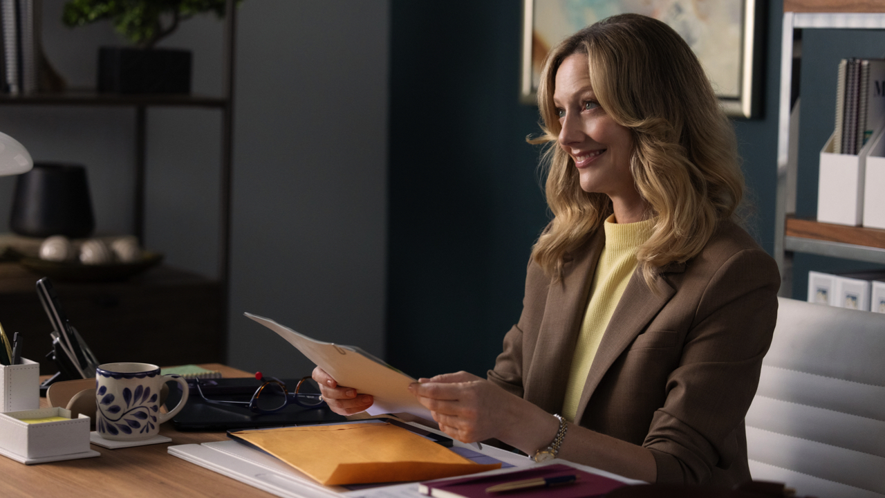 Judy Greer in 'Stick,' premiering June 4, 2025 on Apple TV+. Photo: Apple TV+.