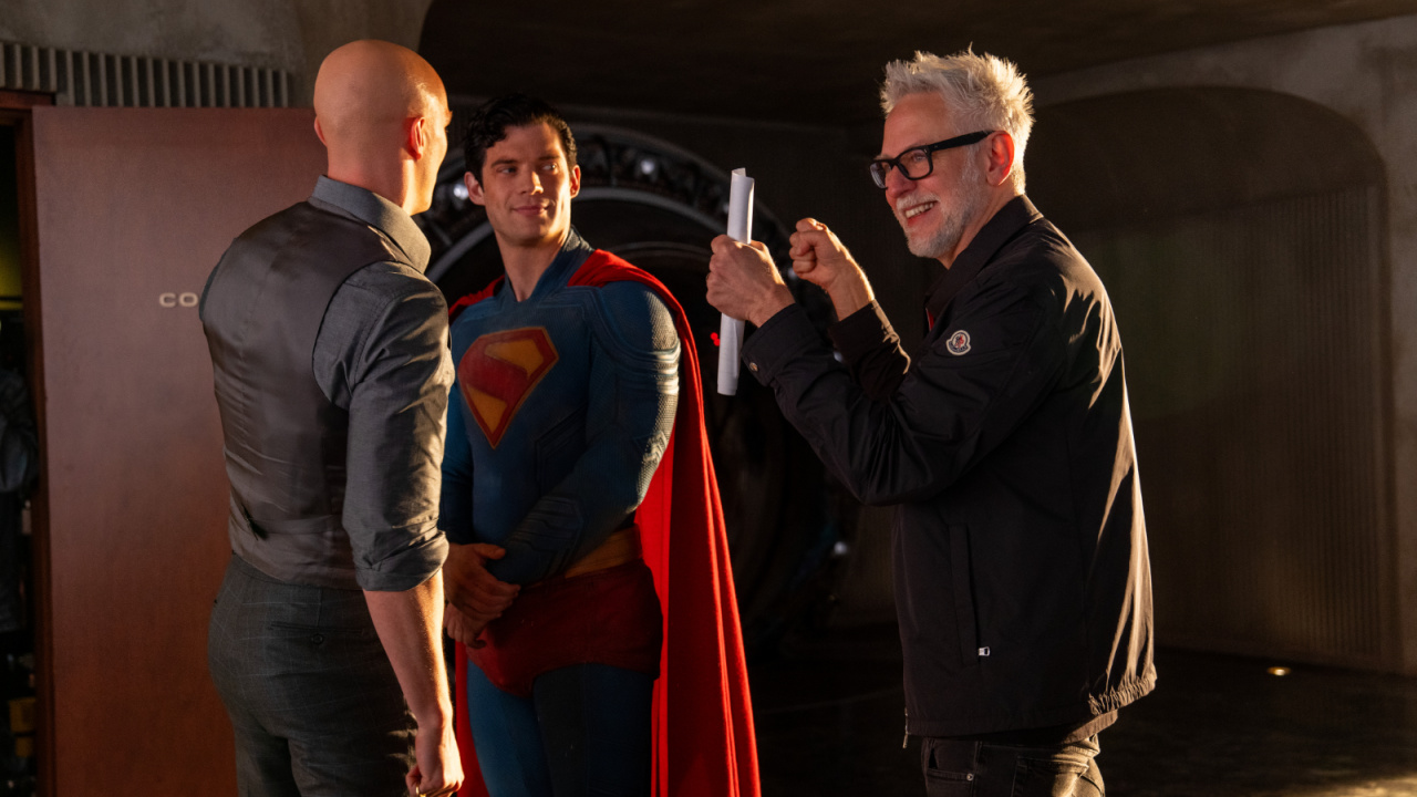 (L to R) Nicholas Hoult as Lex Luthor, David Corenswet as Superman and Director James Gunn in Warner Bros. Pictures’ 'Superman', a Warner Bros. Pictures release. Photo Credit: Jessica Miglio. Copyright: © 2025 Warner Bros. Entertainment Inc. All Rights Reserved.