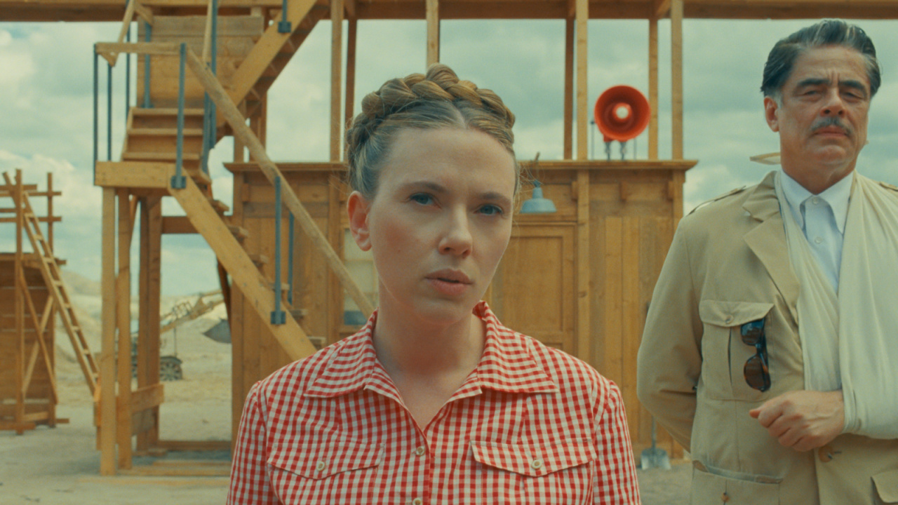 (L to R) Scarlett Johansson as Cousin Hilda and Benicio Del Toro as Zsa-Zsa Korda in director Wes Anderson's 'The Phoenician Scheme', a Focus Features release. Credit: Courtesy of TPS Productions/Focus Features © 2025 All Rights Reserved.