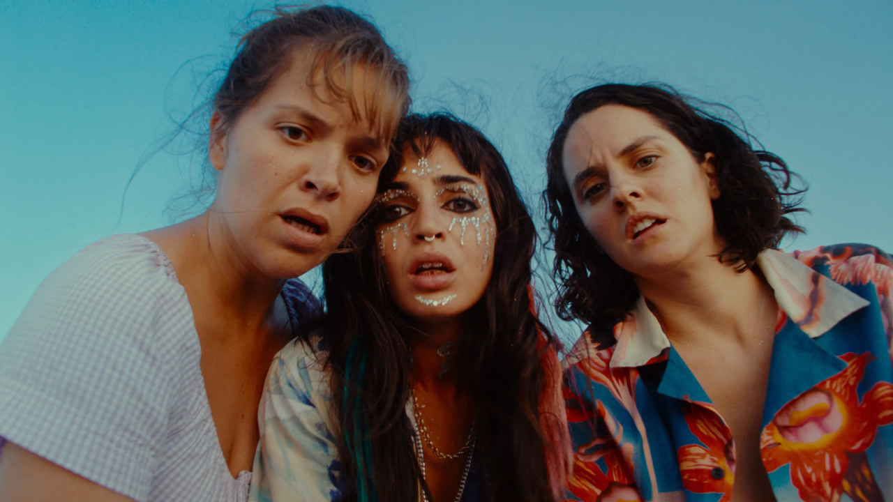 (Center) Souheila Yacoub in 'The Balconettes'. Photo: Tandem.