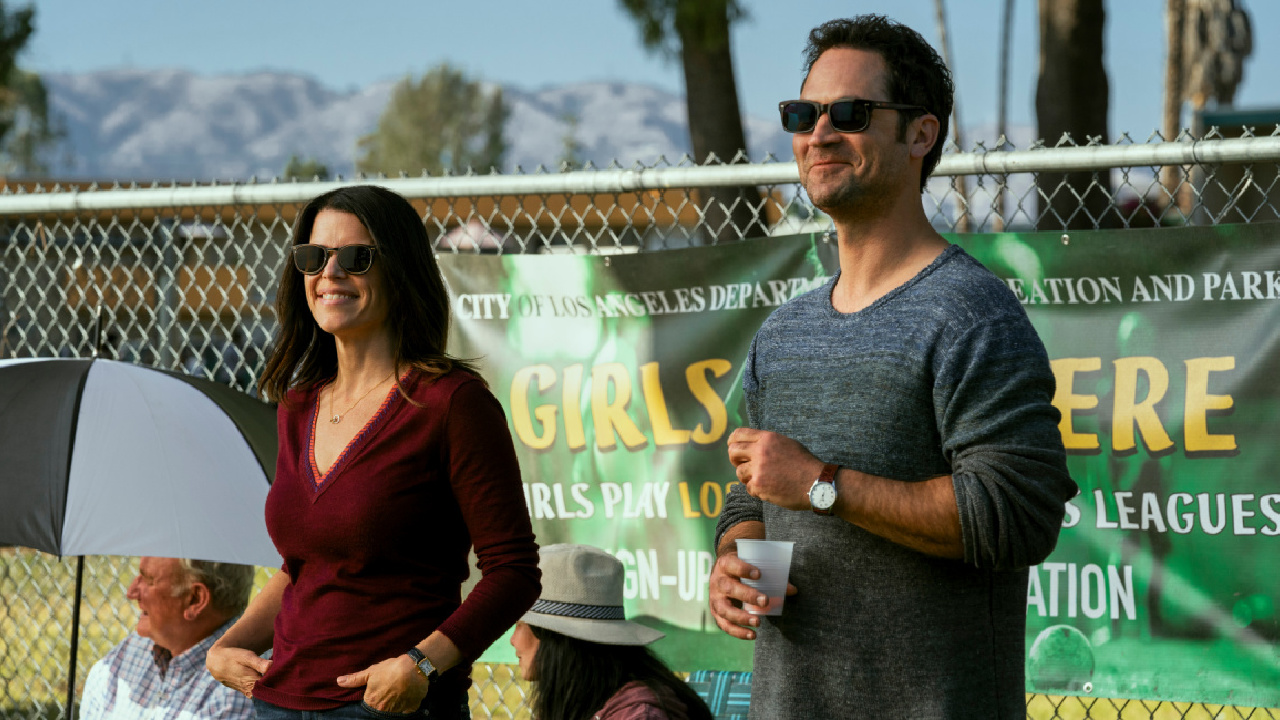 (L to R) Neve Campbell and Manuel Garcia-Rulfo in Netflix's 'The Lincoln Lawyer.'