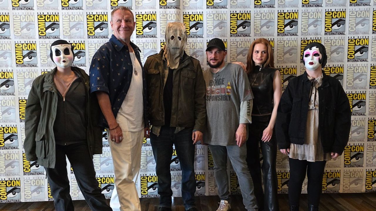 (L to R) Renny Harlin, Courtney Solomon, Madelaine Petsch pictured with the strangers at San Diego Comic-Con 2025.