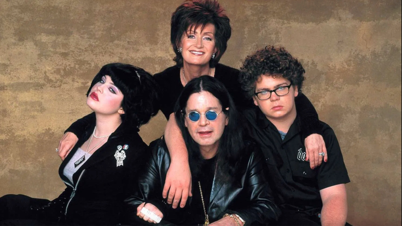 (L to R) Kelly Osbourne, Sharon Osbourne, Ozzy Osbourne and Jack Osbourne in 'The Osbournes'. Photo: MTV.