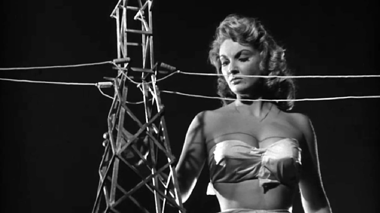 Allison Hayes 1958의 '50 -Foot Woman Attacks '. 사진 : 연합군 예술가의 사진 회사.
