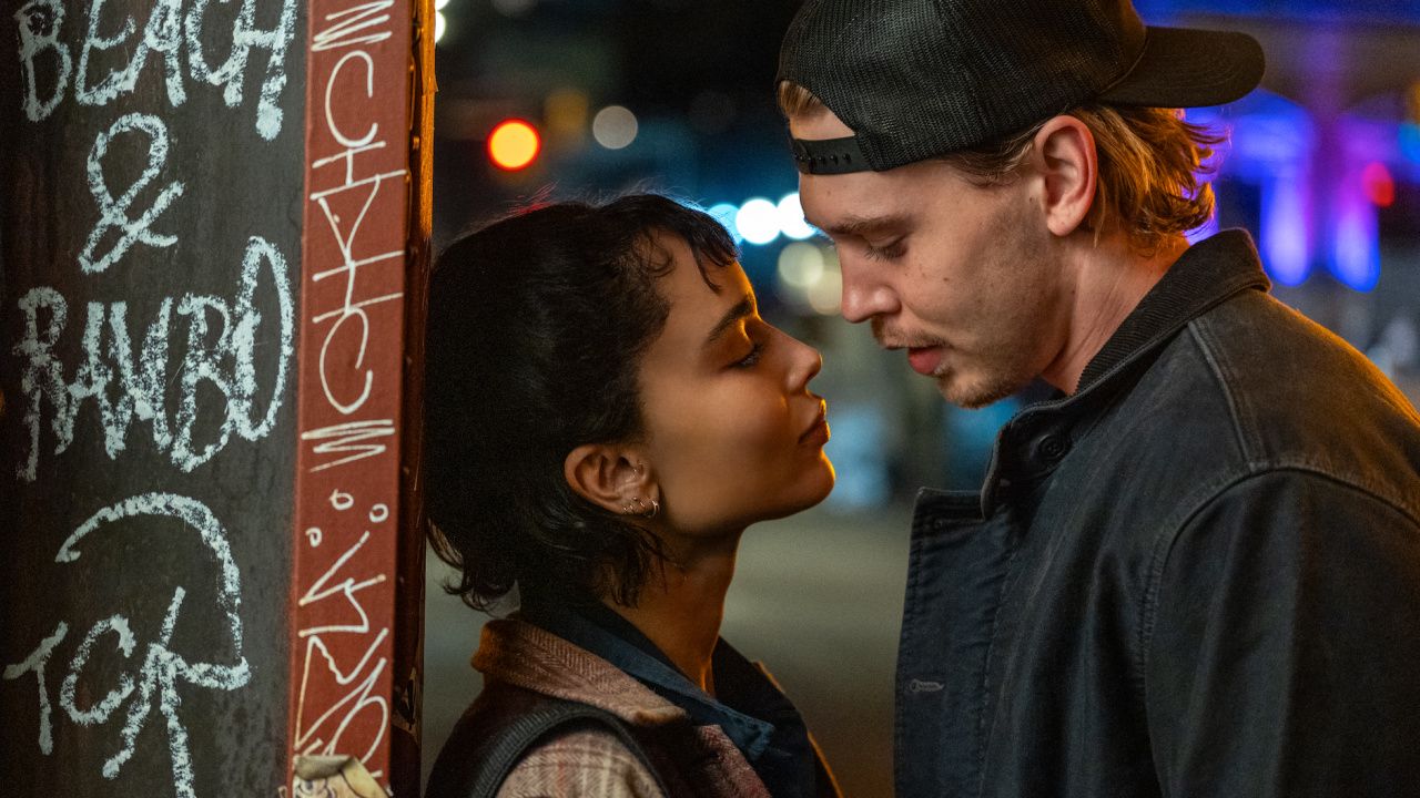 Film Evaluate: ‘Caught Stealing’ | Moviefone