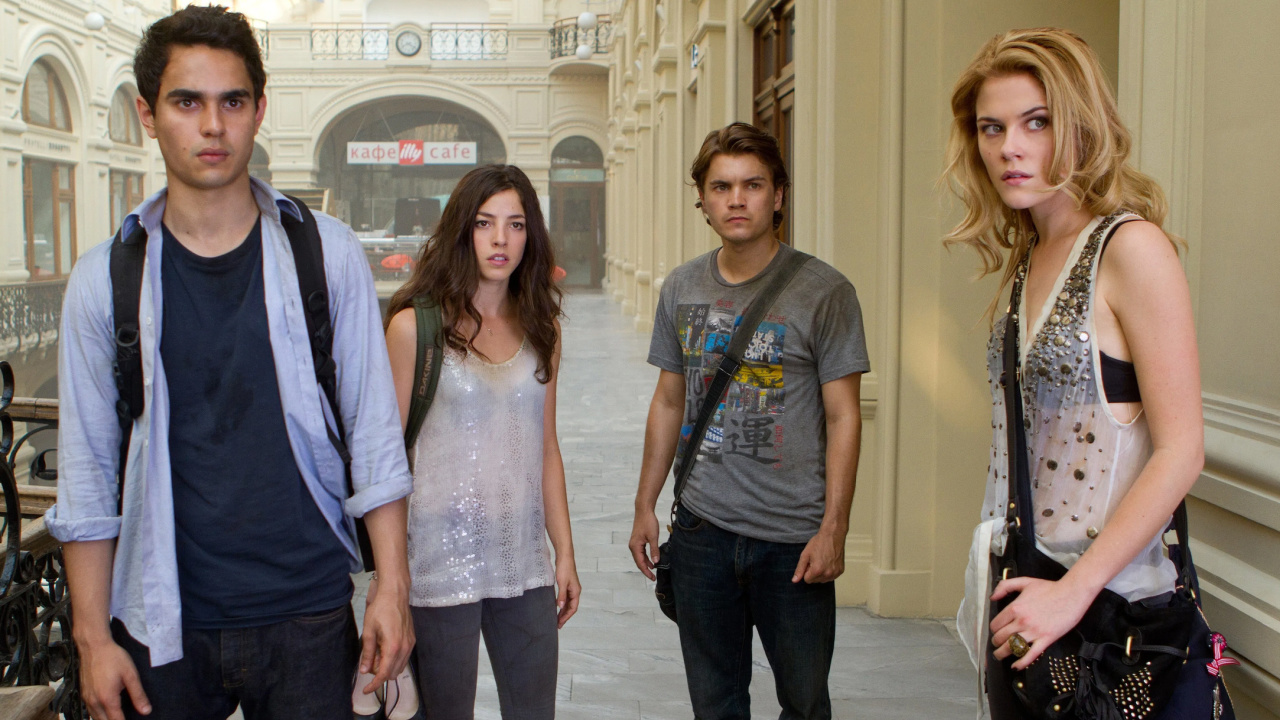 (L to R) Max Minghella, Olivia Thirlby, Emile Hirsch and Rachael Taylor in 'The Darkest Hour'. Photo: Summit Entertainment.