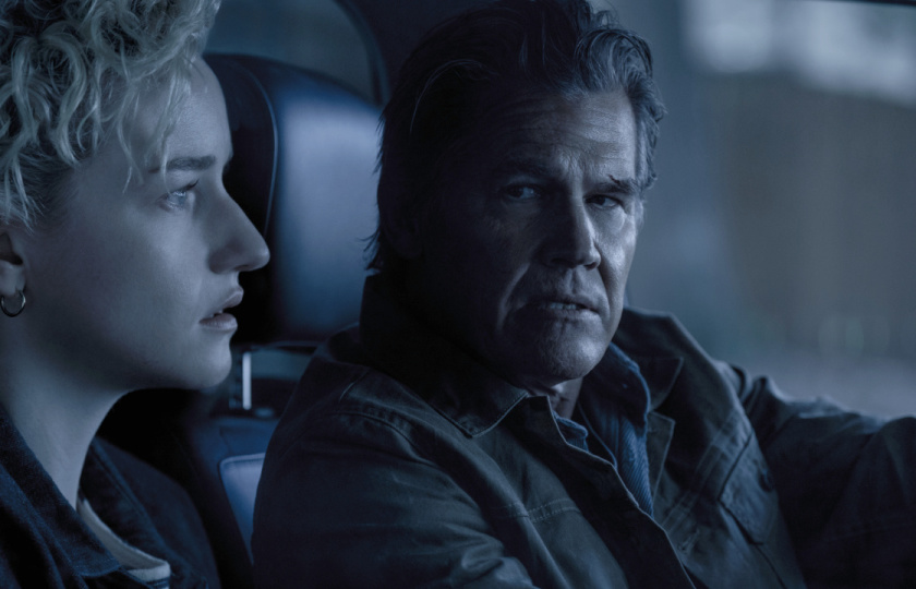 (L to R) Julia Garner as Justine and Josh Brolin as Archer in New Line Cinema’s 'Weapons,' a Warner Bros. Pictures release. Photo Credit: Quantrell Colbert. Copyright: © 2025 Warner Bros. Entertainment Inc. All Rights Reserved.