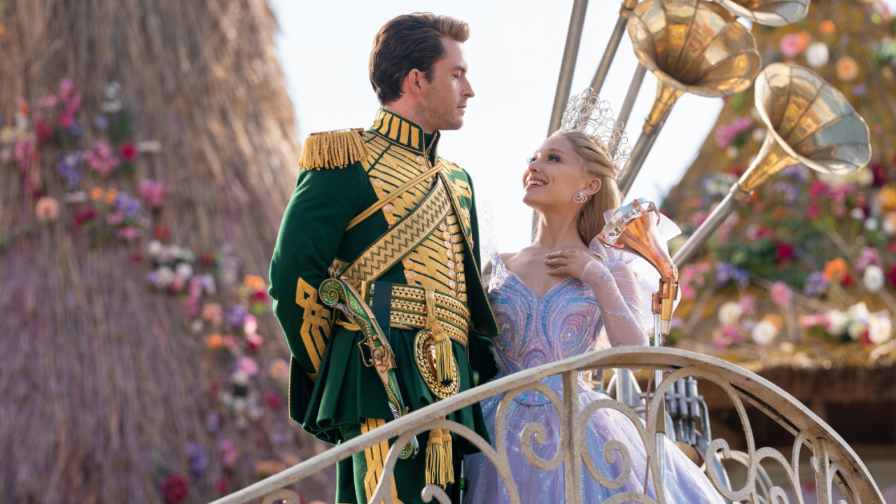 (L to R) Jonathan Bailey is Fiyero and Ariana Grande is Glinda in 'Wicked For Good', directed by Jon M. Chu.