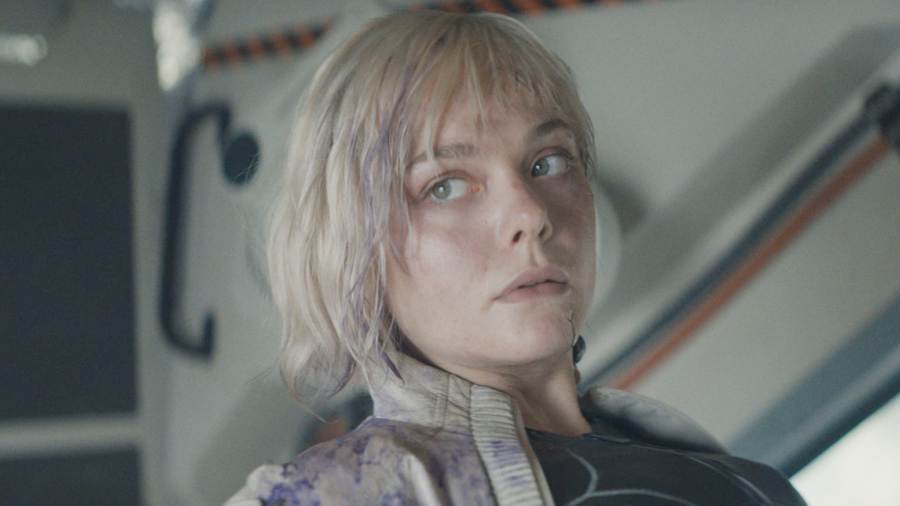 Тиа (Эль Фэннинг) в фильме студии 20th Century Studios «Хищник: Пустоши». Фото предоставлено Студией 20th Century. © 2025 Студии 20 века. Все права защищены.