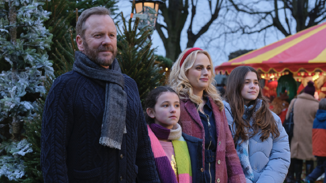 (L to R) Kiefer Sutherland and Rebel Wilson in 'Tinsel Town'. Photo: Brainstorm Media.