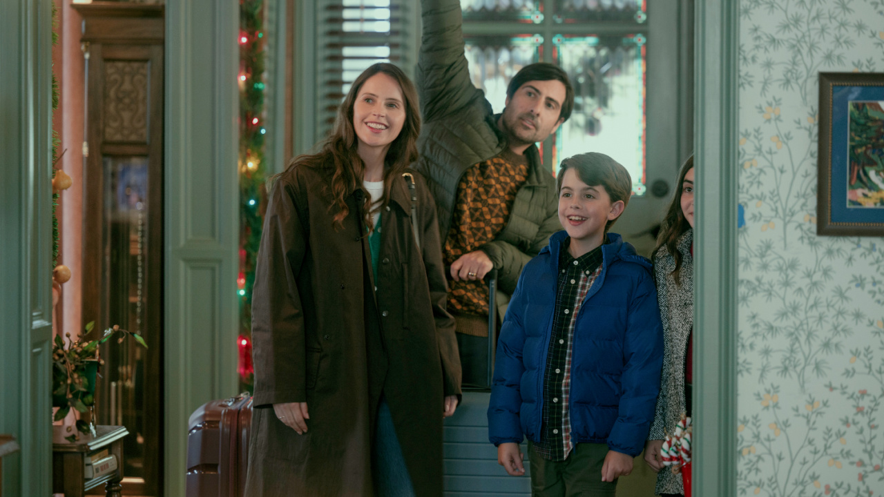 (L to R) Felicity Jones and Jason Schwartzman in 'Oh. What. Fun.' Photo: Prime Video.