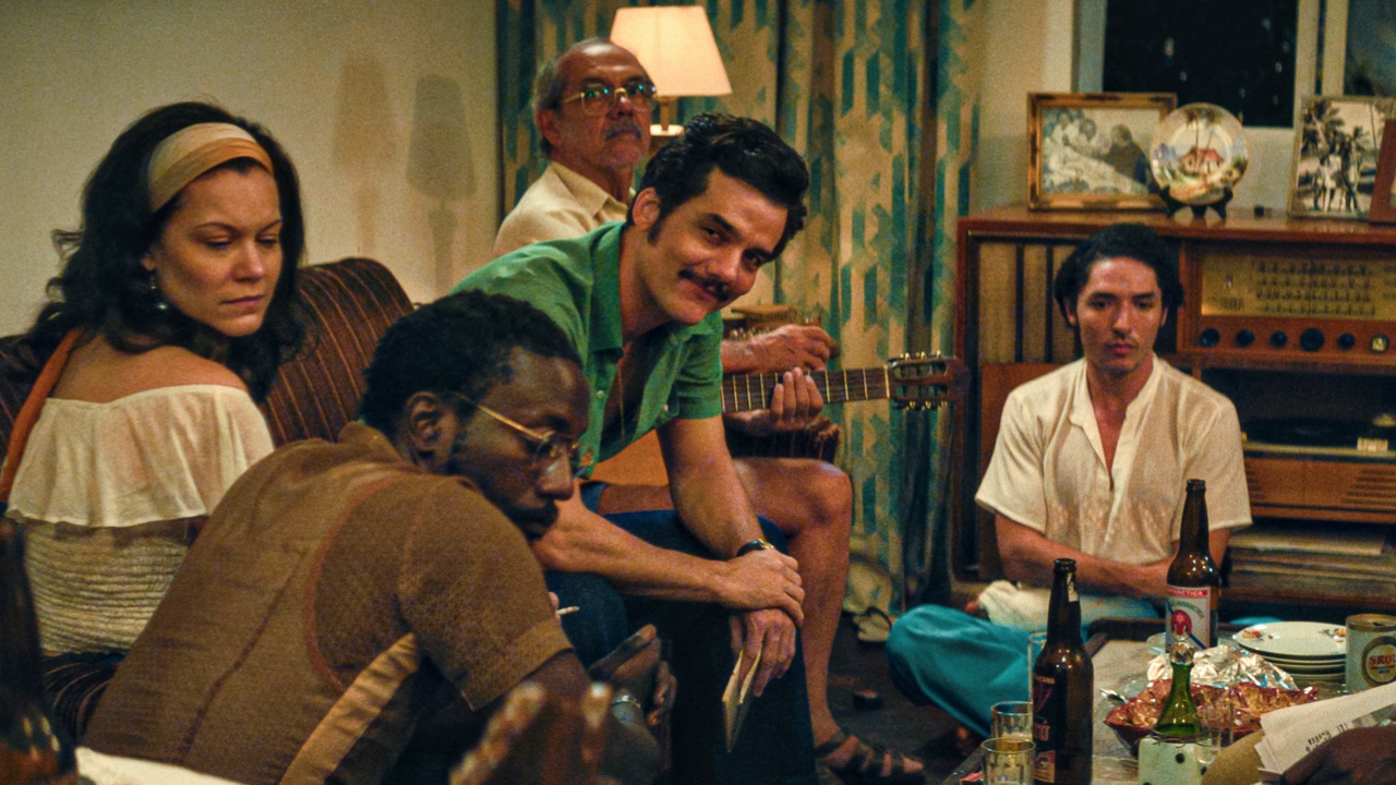 (L to R): Wagner Moura, João Vitor Silva, Hermila Guedes, Isabél Zuaa, Licínio Januário and Ítalo Martins in 'The Secret Agent.' Photo: Neon.