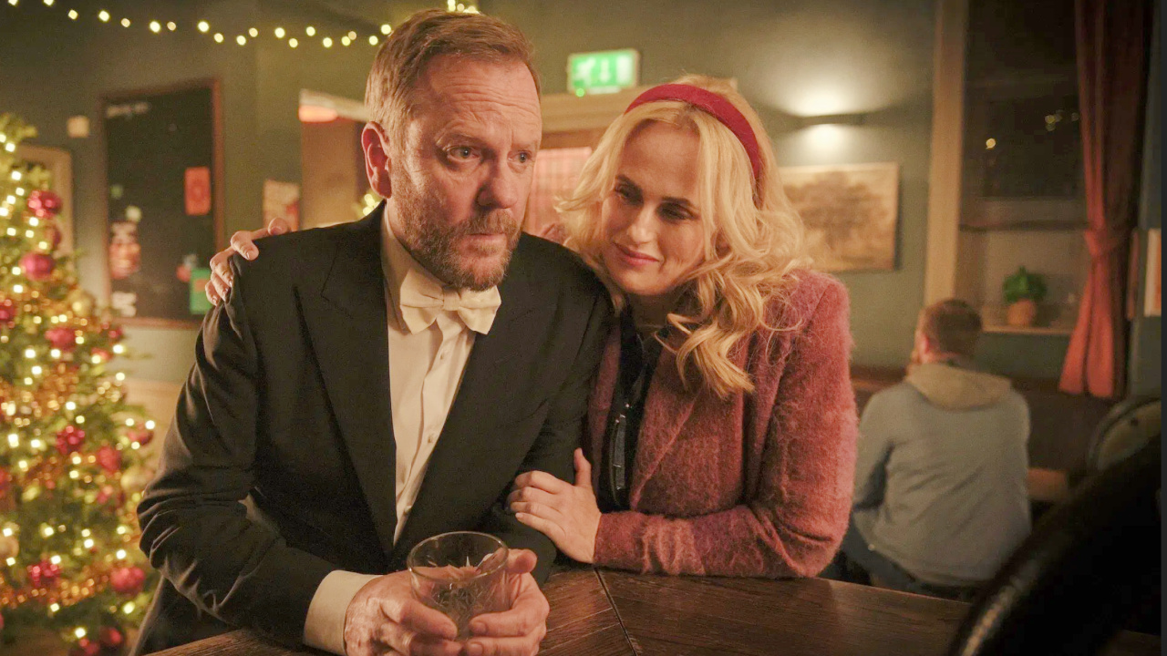 (L to R) Kiefer Sutherland and Rebel Wilson star in 'Tinsel Town'. Photo: Brainstorm Media.