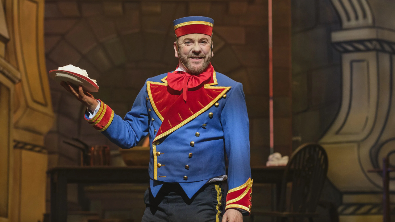 Kiefer Sutherland stars in 'Tinsel Town'. Photo: Brainstorm Media.