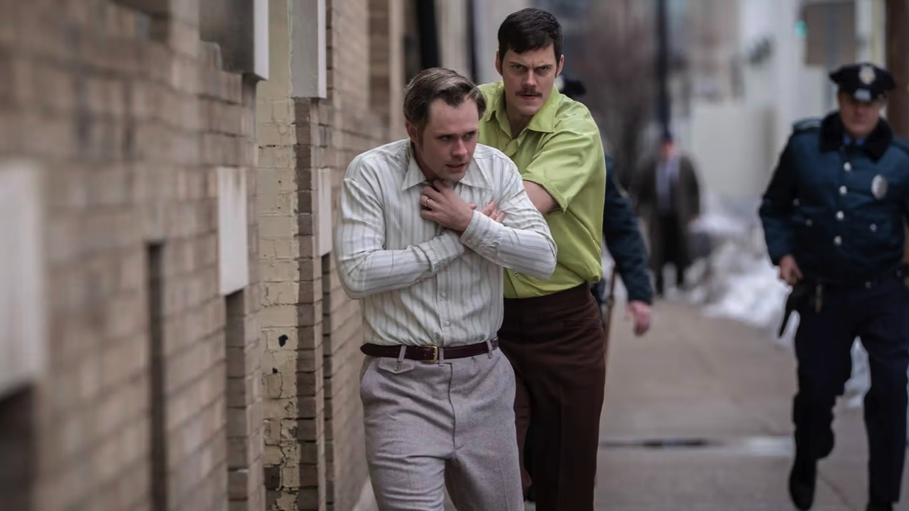 (L to R): Dacre Montgomery and Bill Skarsgard in 'Dead Man's Wire.' Photo: Row K Entertainment.