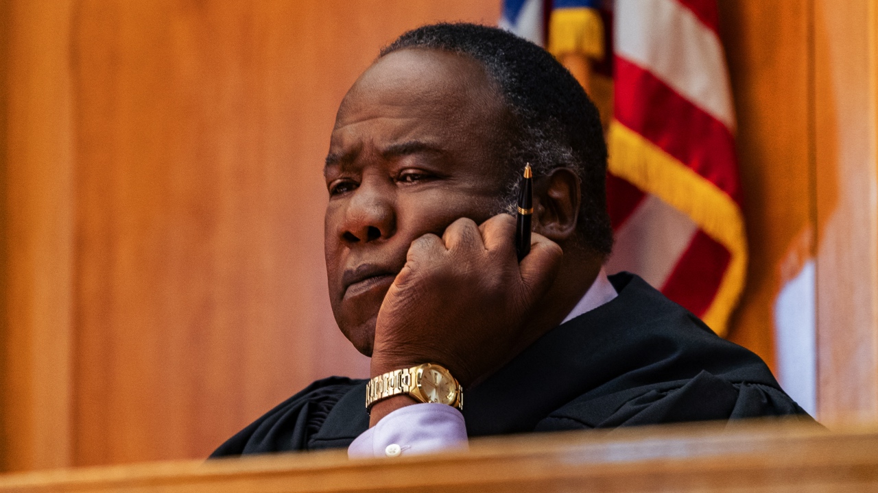 .Isiah Whitlock Jr as Judge Lomax in ‘I Care a Lot.’ Photo: Seacia Pavao/NETFLIX.