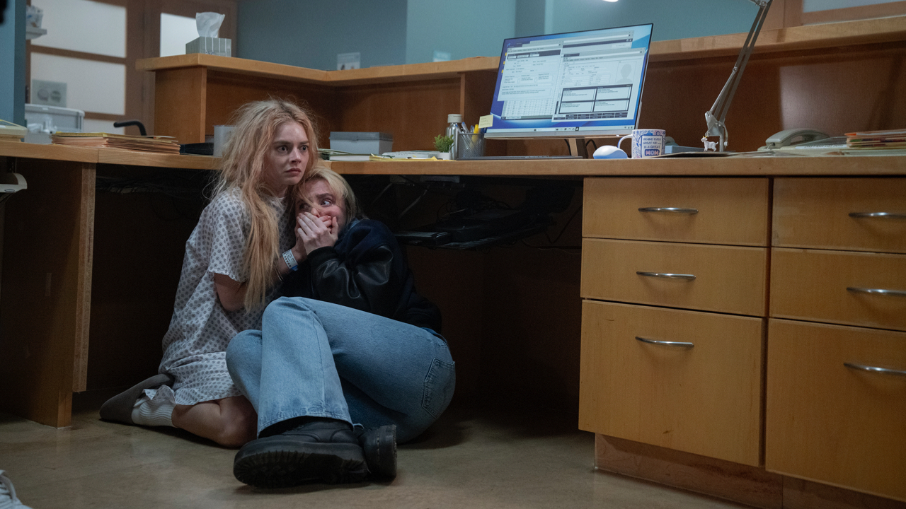(L to R): Kathryn Newton and Samara Weaving in 'Ready or Not 2: Here I Come.' Photo: Searchlight Pictures/Pief Weyman, Courtesy of Searchlight Pictures. © 2025 Searchlight Pictures. All Rights Reserved.